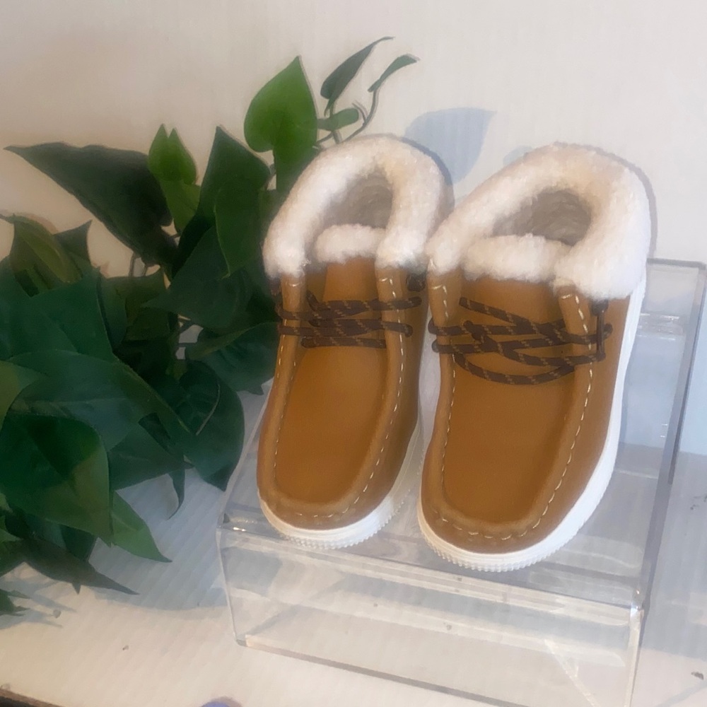 Tan Faux-Shearling Lace-Up Winter Ankle Boots